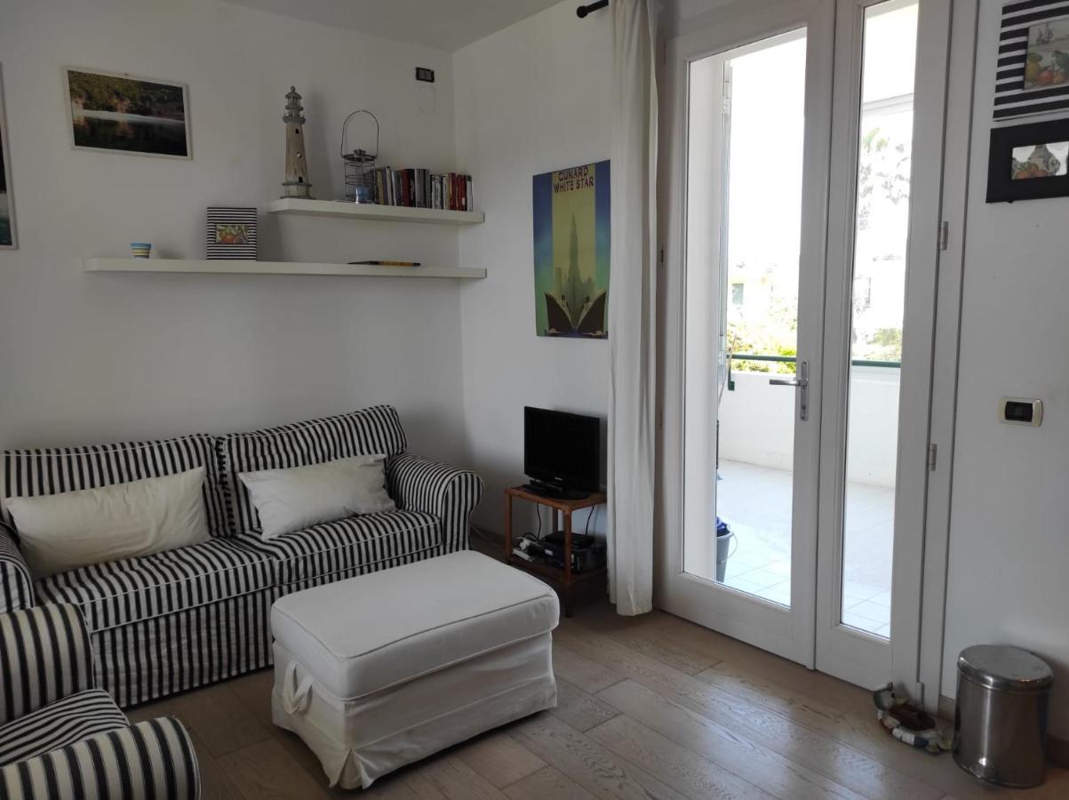 Grazioso Appartamento Vicino Al Mare San Cataldo  Exterior photo
