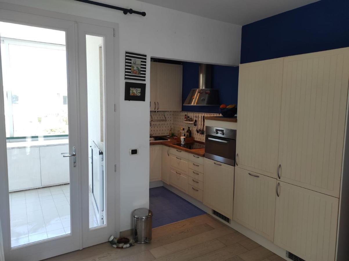 Grazioso Appartamento Vicino Al Mare San Cataldo  Exterior photo
